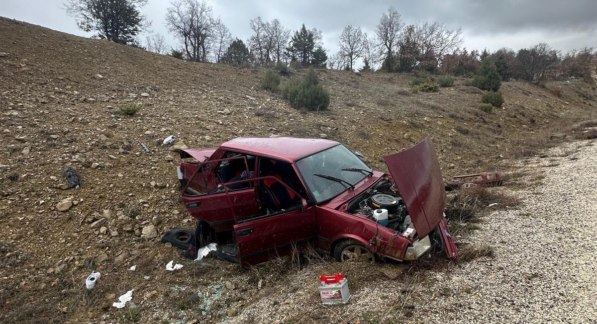 Beyşehir&rsquo;de devrilen otomobildeki 5 kişi yaralandı
