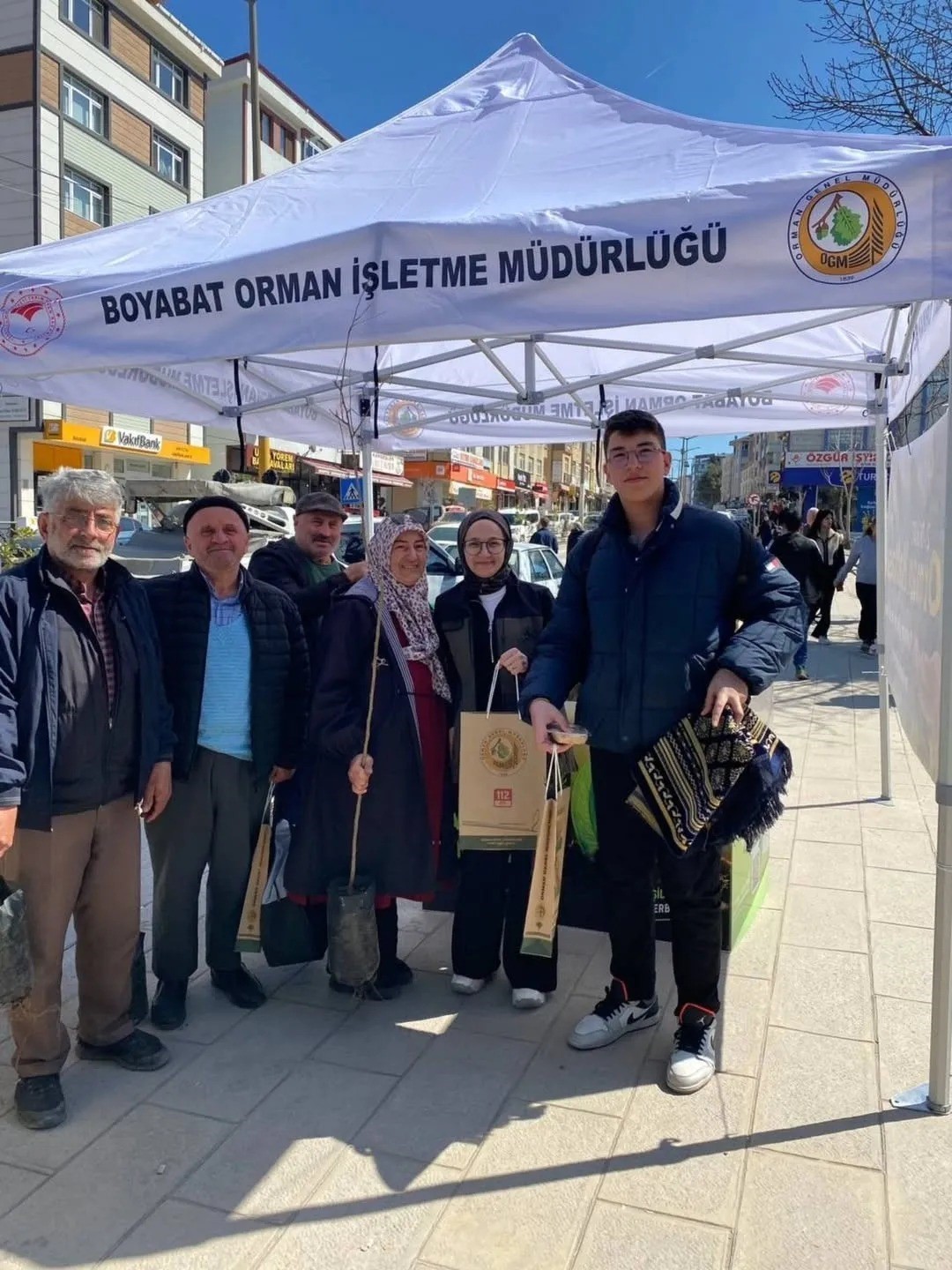 Sinop&rsquo;ta binlerce fidan toprakla buluşuyor
