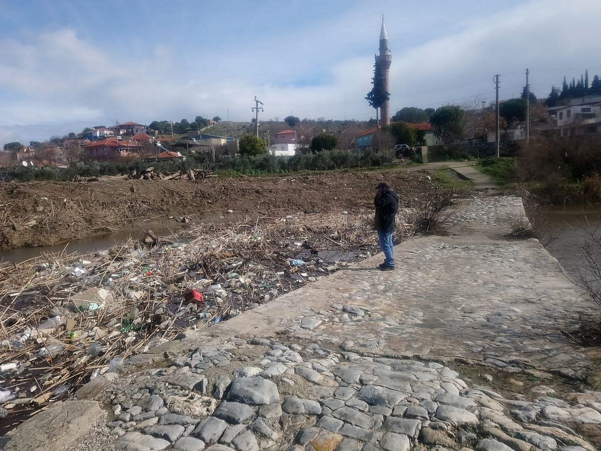 B&uuml;y&uuml;k Menderes y&uuml;kseldi, tarihi Taşk&ouml;pr&uuml; sular altında kayboldu
