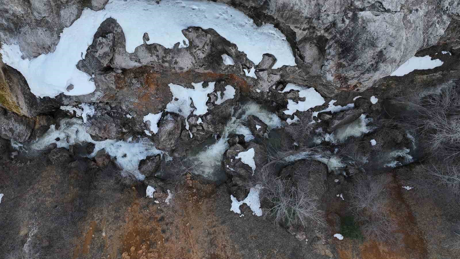 Tabiat Parkı ilan edilen Dipsiz G&ouml;l Şelalesi ziyaret&ccedil;ilerini bekliyor
