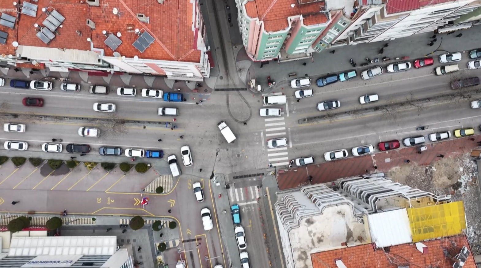 Cumhuriyet Caddesi anketinden "yeniden düzenlenmesi" kararı çıktı
