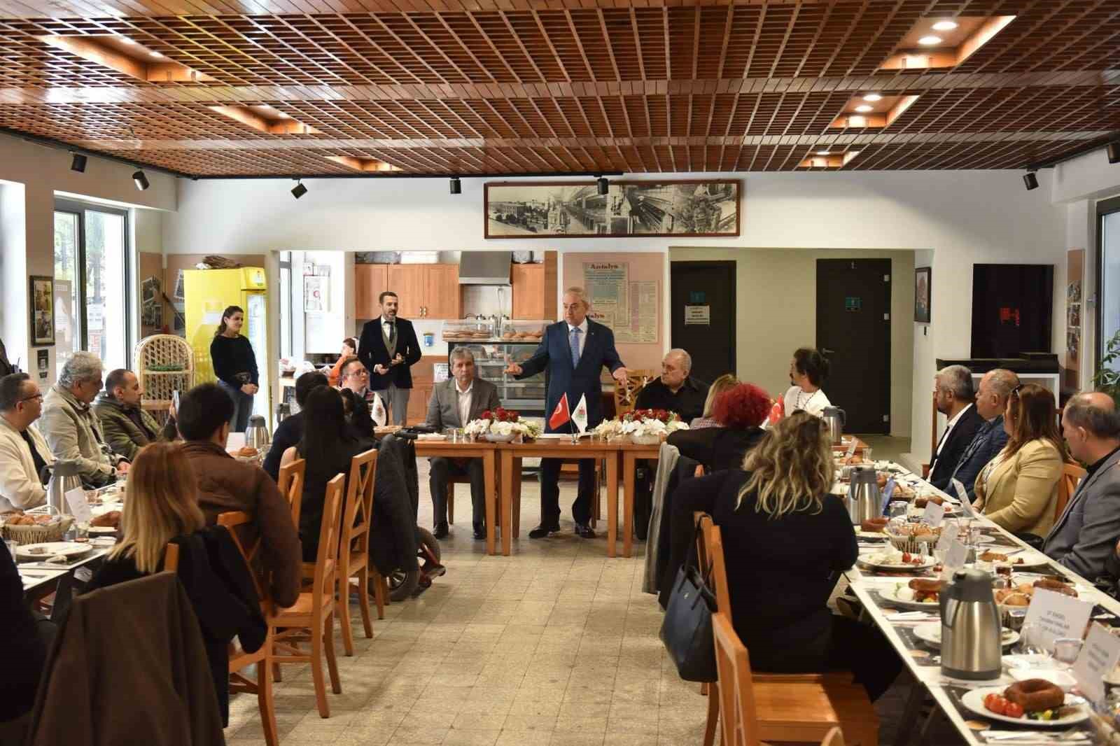 Kocag&ouml;z, Engelli Dernekleri Temsilcileriyle buluştu
