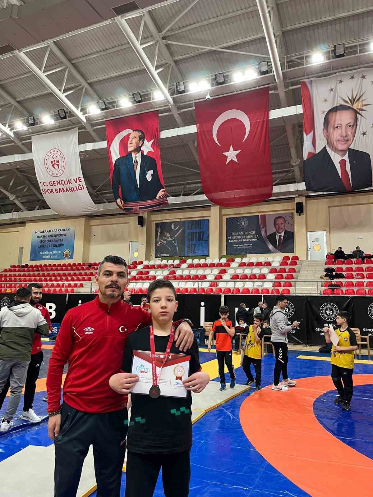 Eskişehirli minik judocular Bilecik&rsquo;ten dereceyle d&ouml;nd&uuml;
