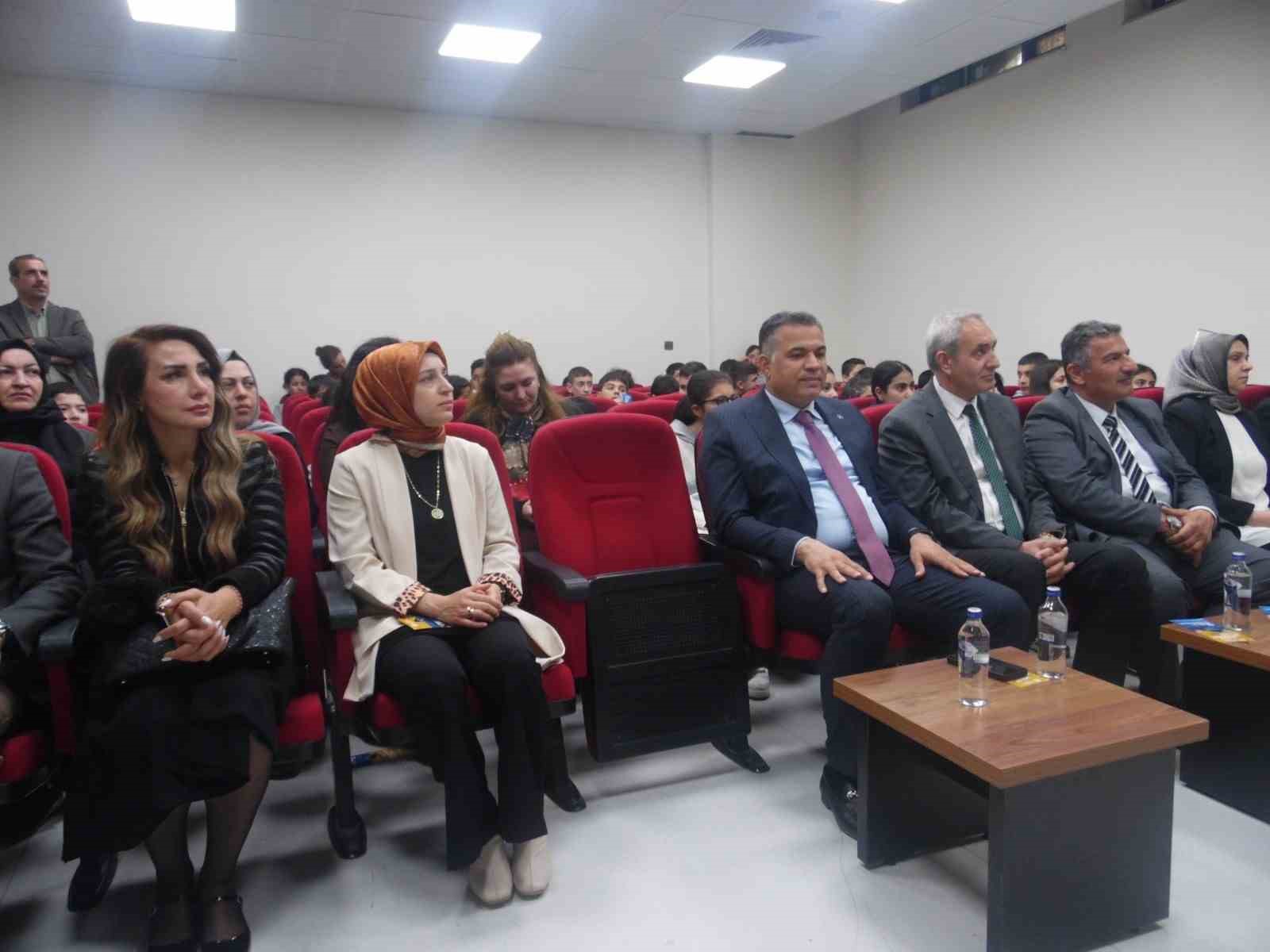 Sıfır atık etkinliğinde sergi, at&ouml;lye ve fidan dikimi ger&ccedil;ekleştirildi
