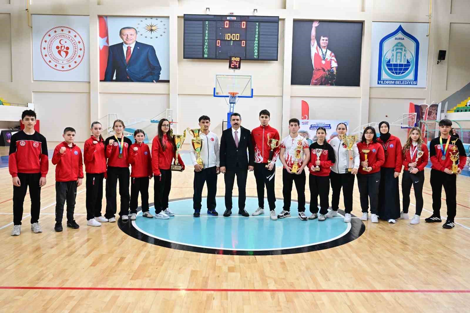 Yıldırım&rsquo;ın milli gururları
