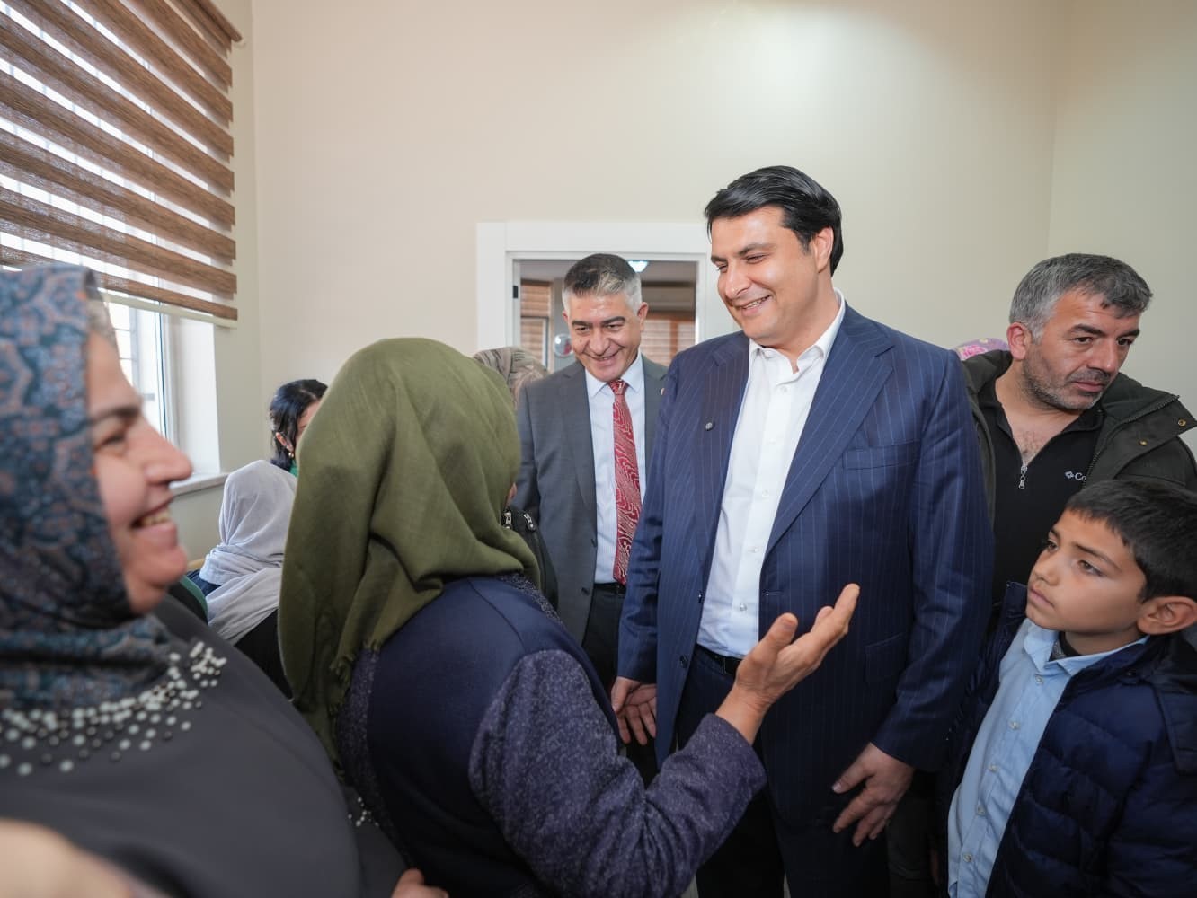 Yılmaz&rsquo;dan kadın ve &ccedil;ocuklara anlamlı ziyaret
