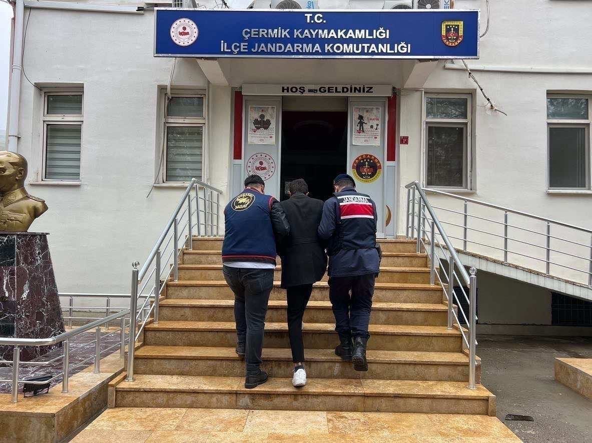 Diyarbakır&rsquo;da haklarında kesinleşmiş hapis cezası bulunan 162 kişi yakalandı
