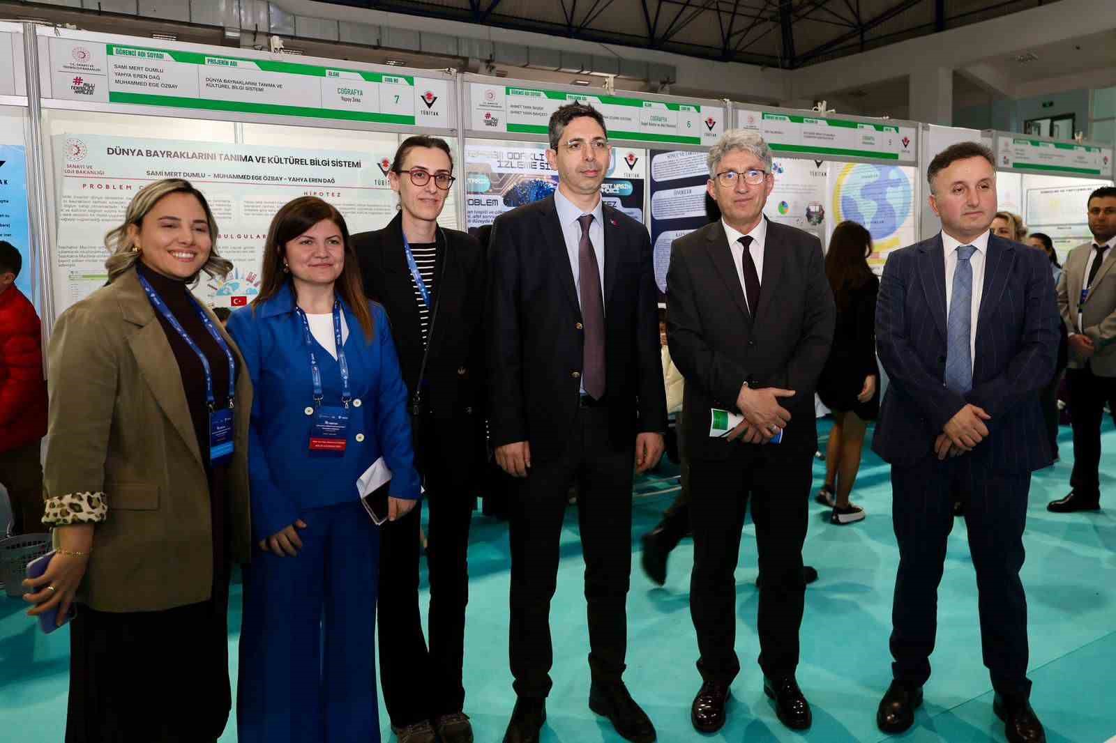 ER&Uuml;&rsquo;de 20. T&Uuml;BİTAK Ortaokul &Ouml;ğrencileri Araştırma Projeleri Kayseri B&ouml;lge Yarışması Sergisi a&ccedil;ıldı
