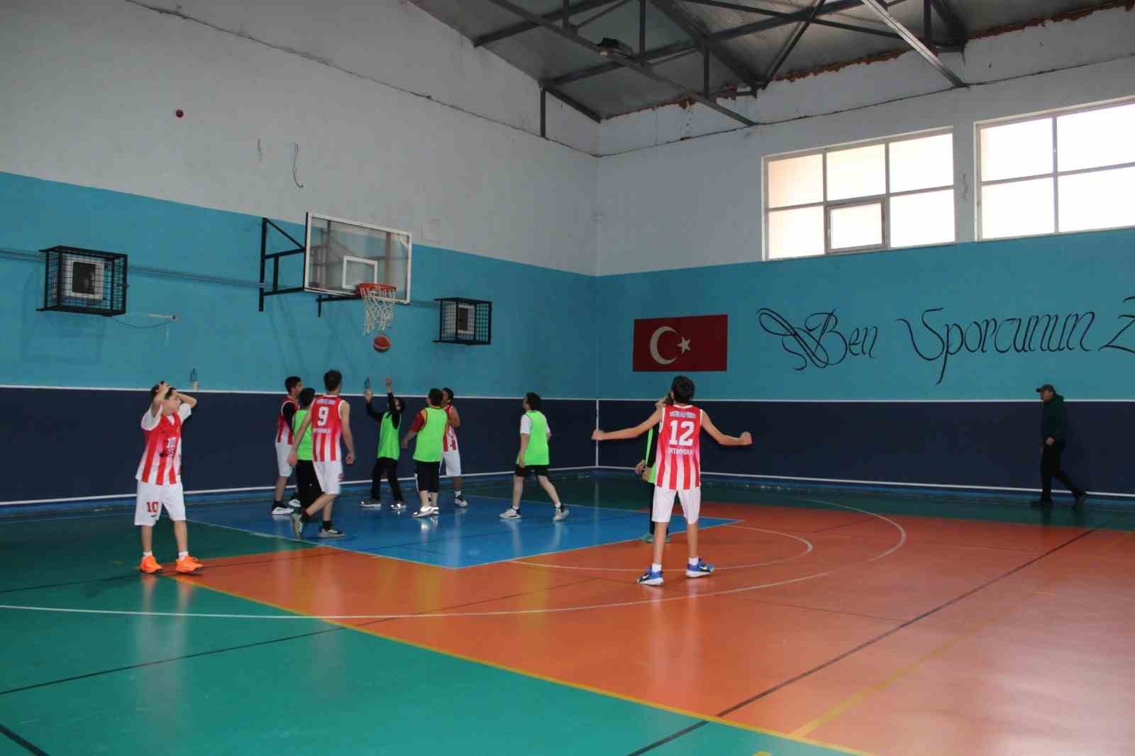 Okullar arası bahar şenlikleri spor m&uuml;sabakaları heyecanı başladı
