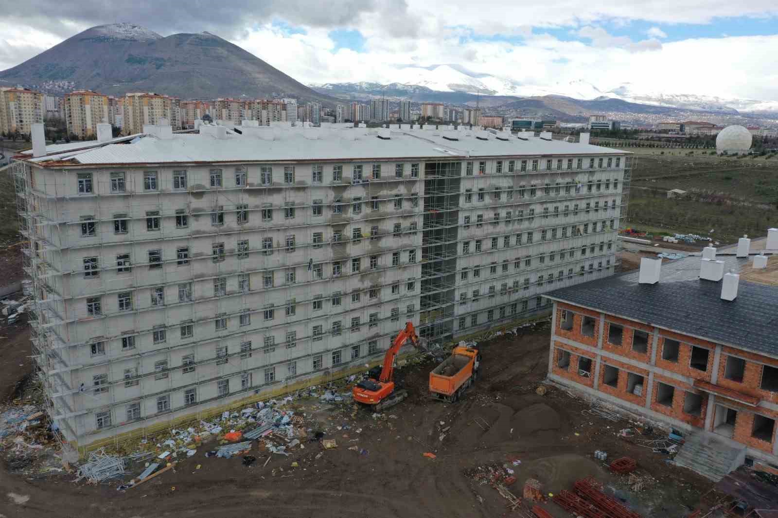 ER&Uuml; kamp&uuml;s&uuml;nde yapılan yurtlar son aşamada
