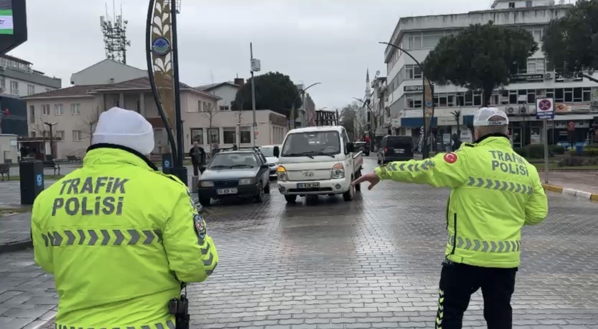 Gönen’de trafik denetimleri sürdürülüyor