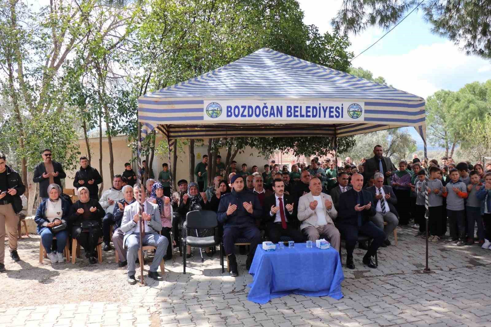 Kahraman öğretmen okulunda gözyaşları ile anıldı