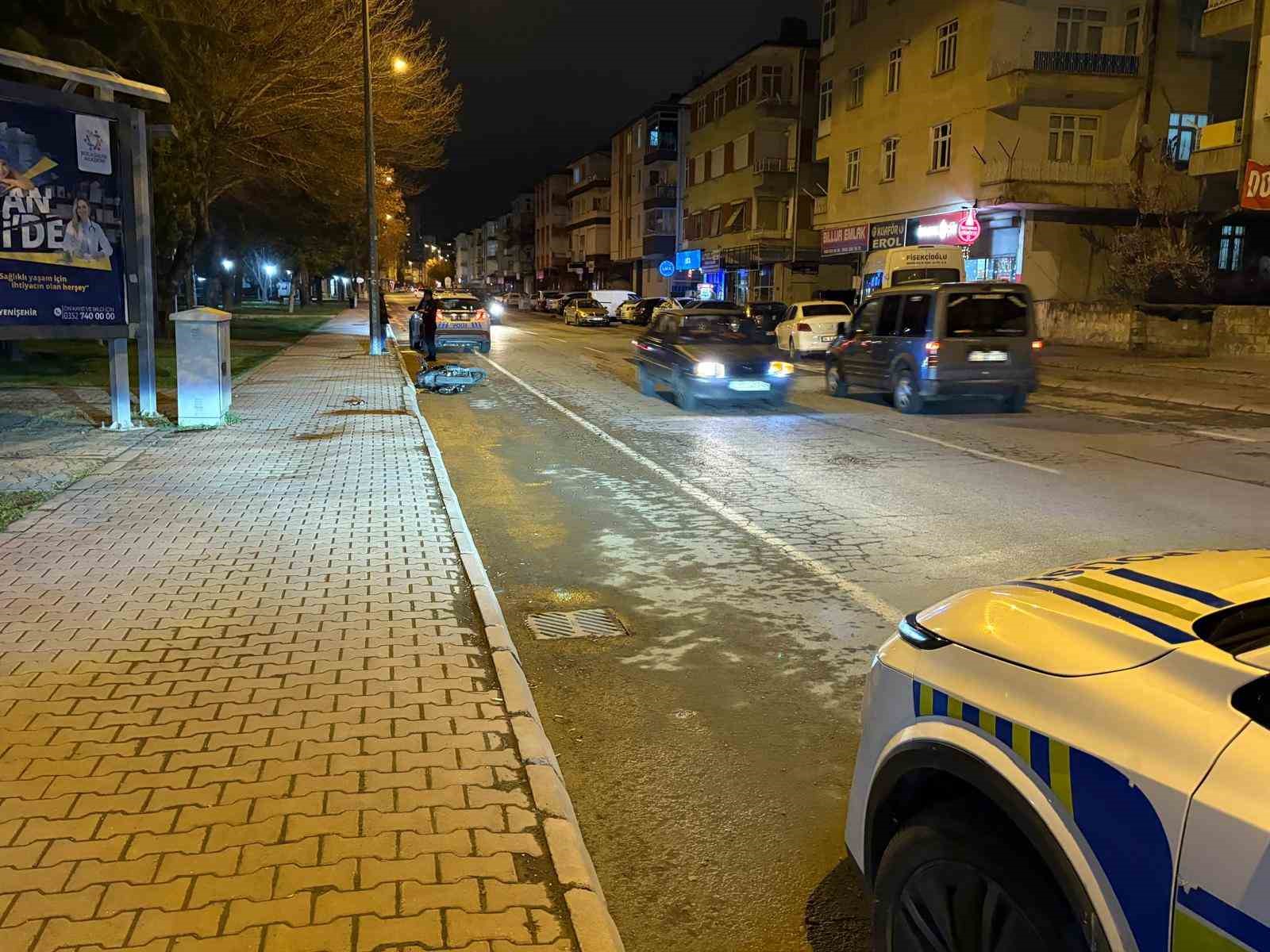 Polisten ka&ccedil;an ehliyetsiz motosikletliye 336 bin TL ceza
