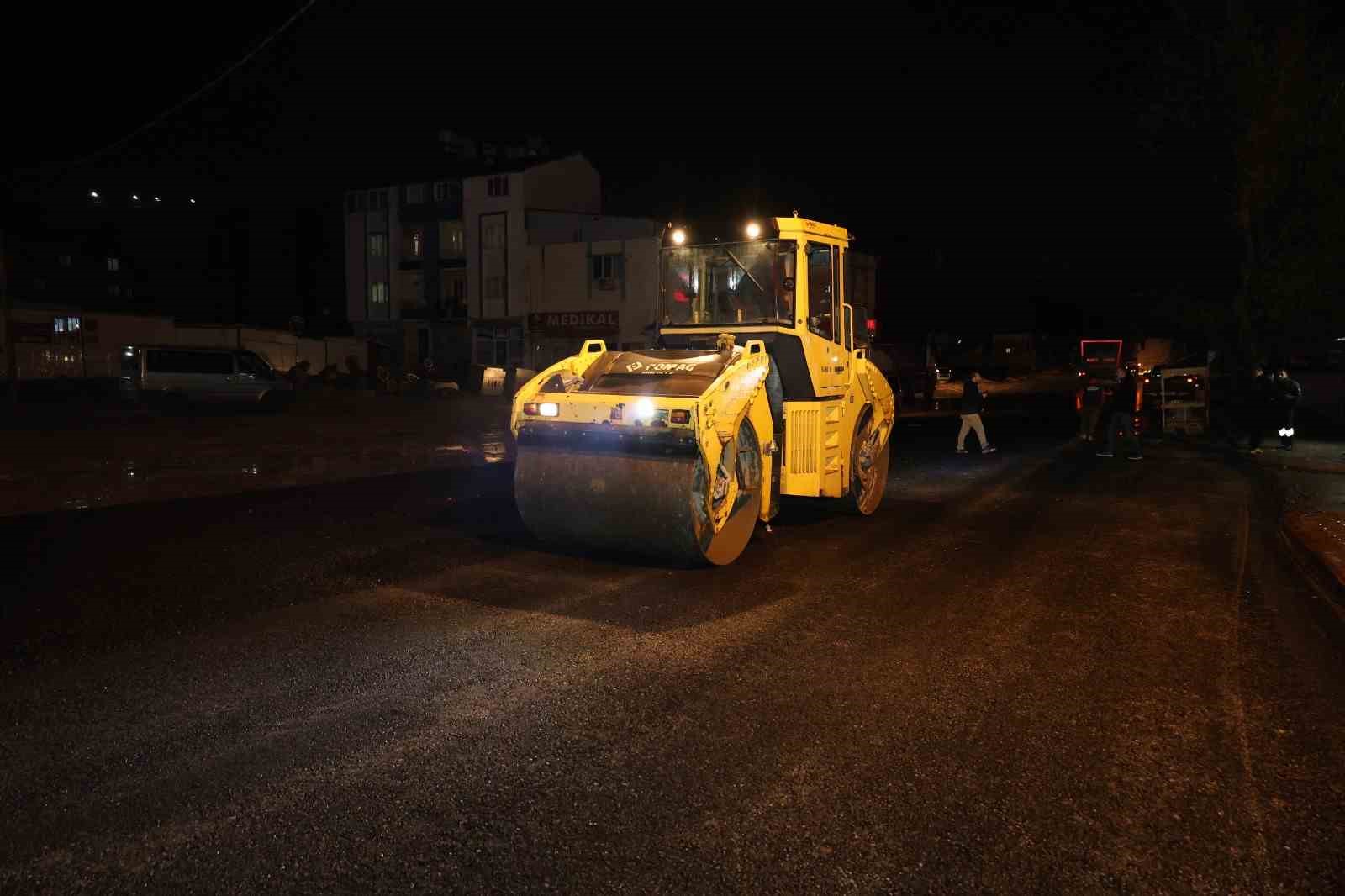 Antakya&rsquo;da yol bakım ve onarım &ccedil;alışmaları s&uuml;r&uuml;yor
