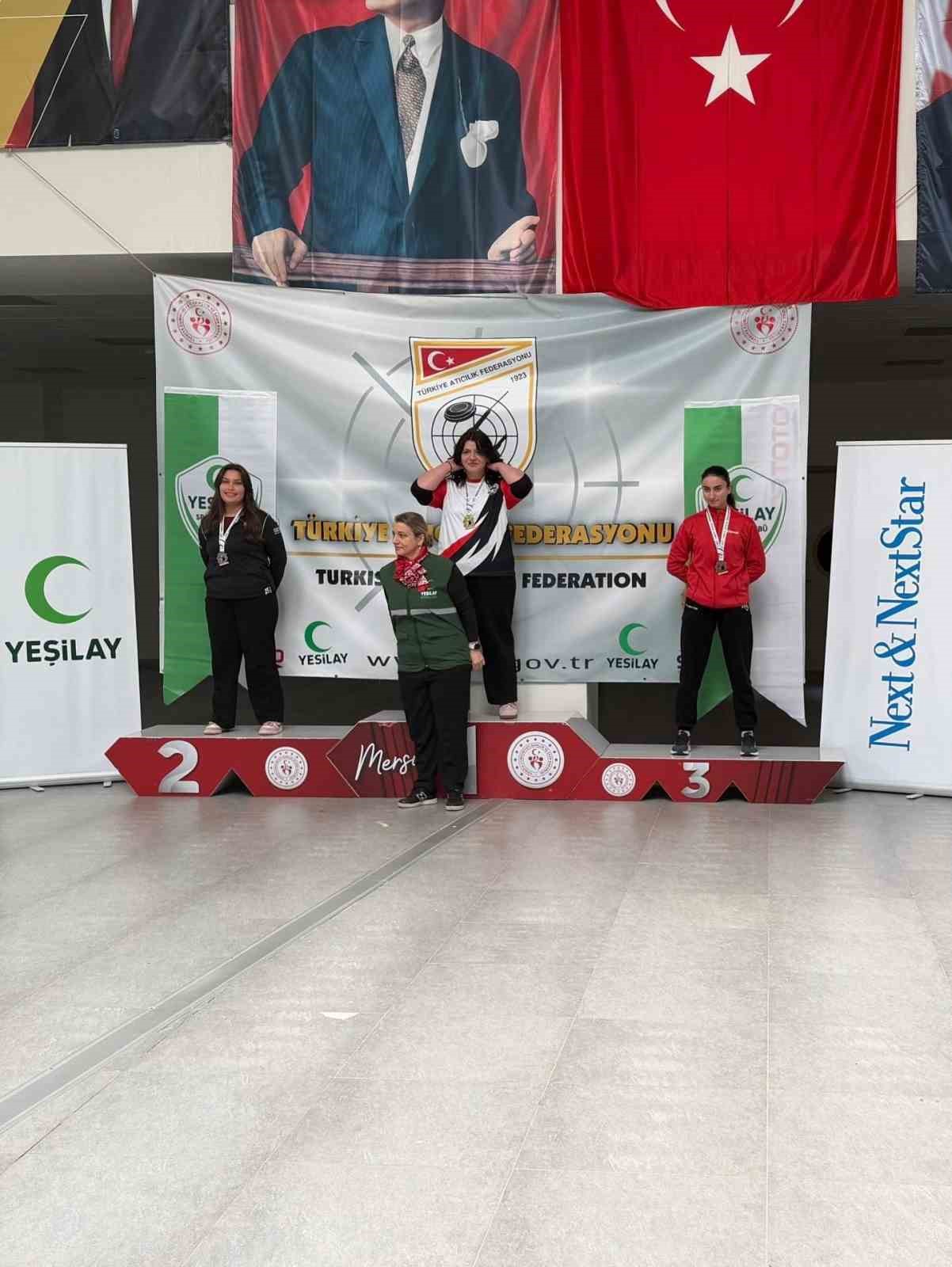 Atıcılık yarışlarında Kayseri r&uuml;zgarı
