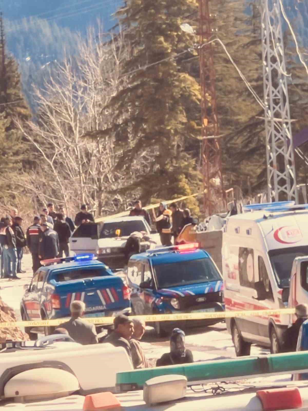 Osmaniye&rsquo;de 2 gen&ccedil; otomobilde &ouml;l&uuml; bulundu
