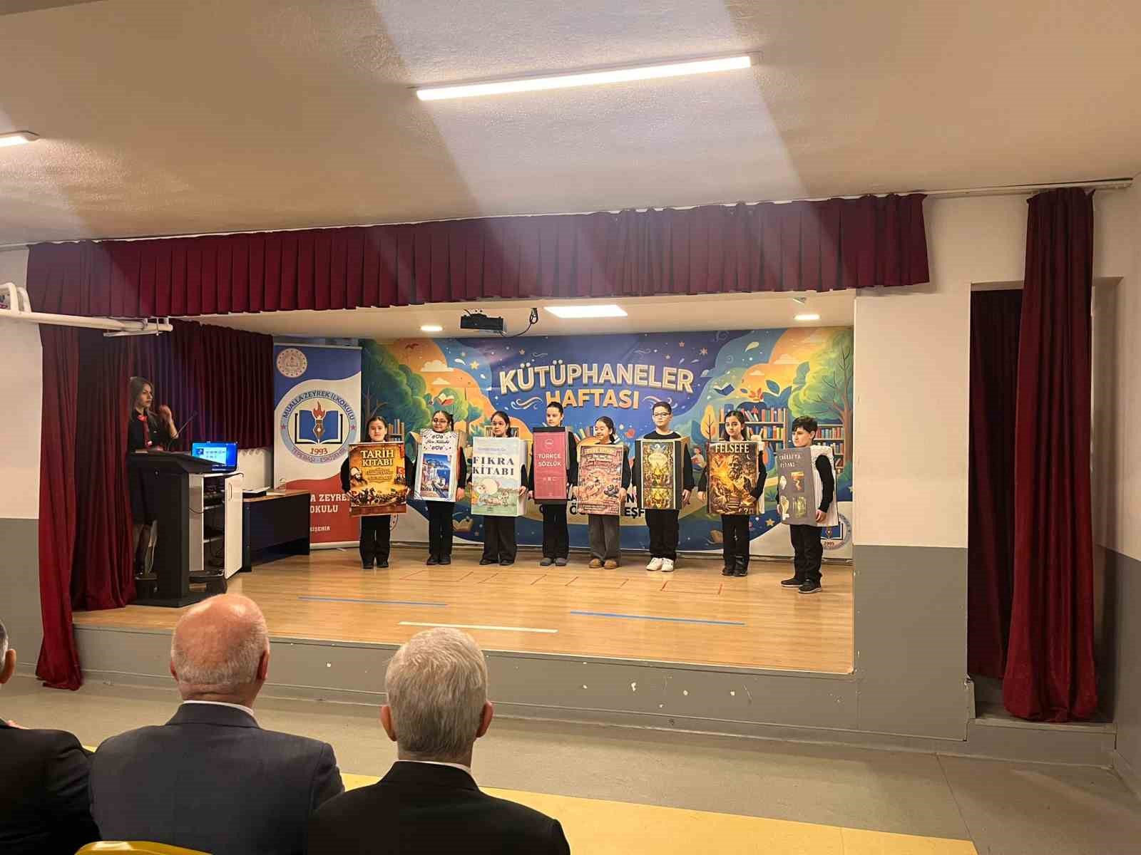 Tepebaşı&rsquo;nda minik ellerden dev sergi: "Kitaplarla B&uuml;y&uuml;yen Gelecek"
