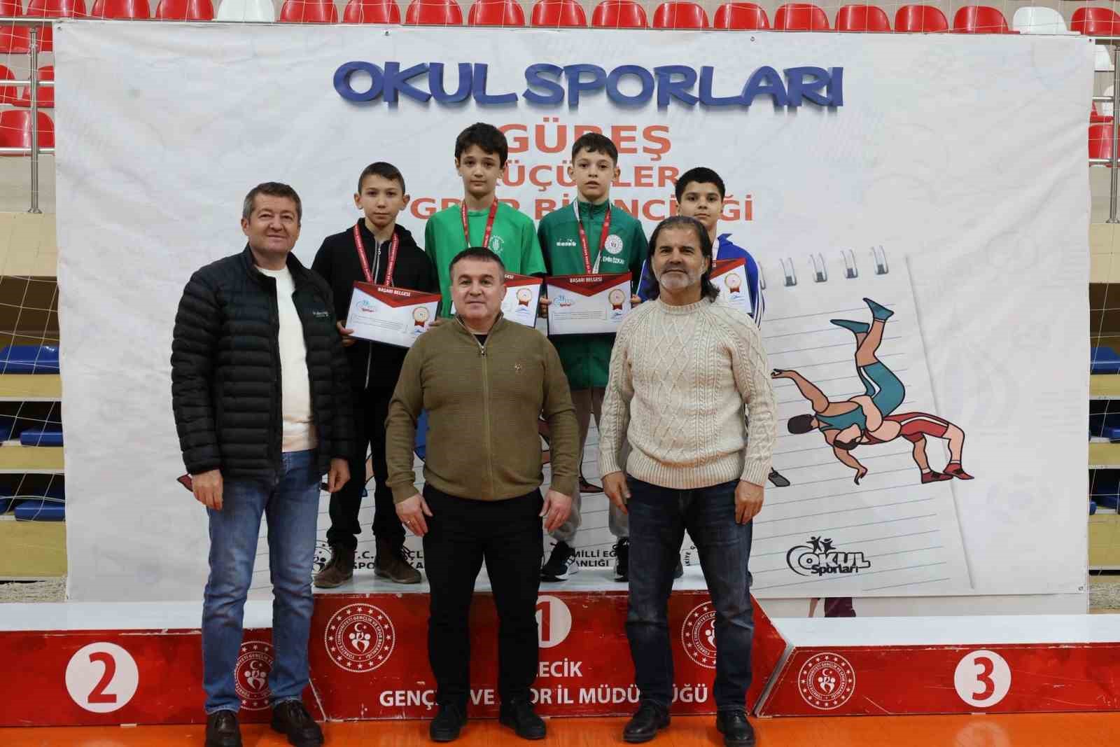 Bilecik&rsquo;te 400 sporcu minderde ter d&ouml;kt&uuml;
