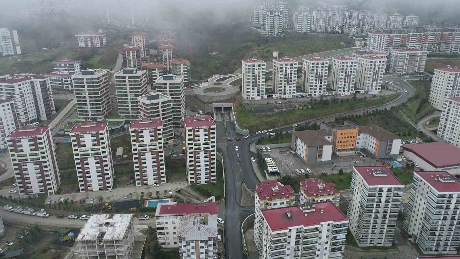 Pulathane Bulvarı&rsquo;nda yol yapım &ccedil;alışmaları s&uuml;r&uuml;yor
