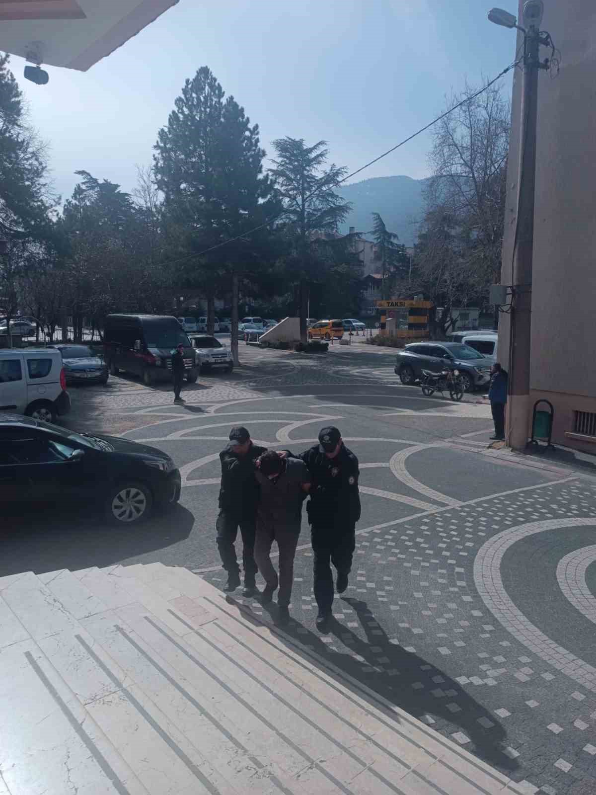 Akşehir&rsquo;de ka&ccedil;ak t&uuml;t&uuml;n operasyonu
