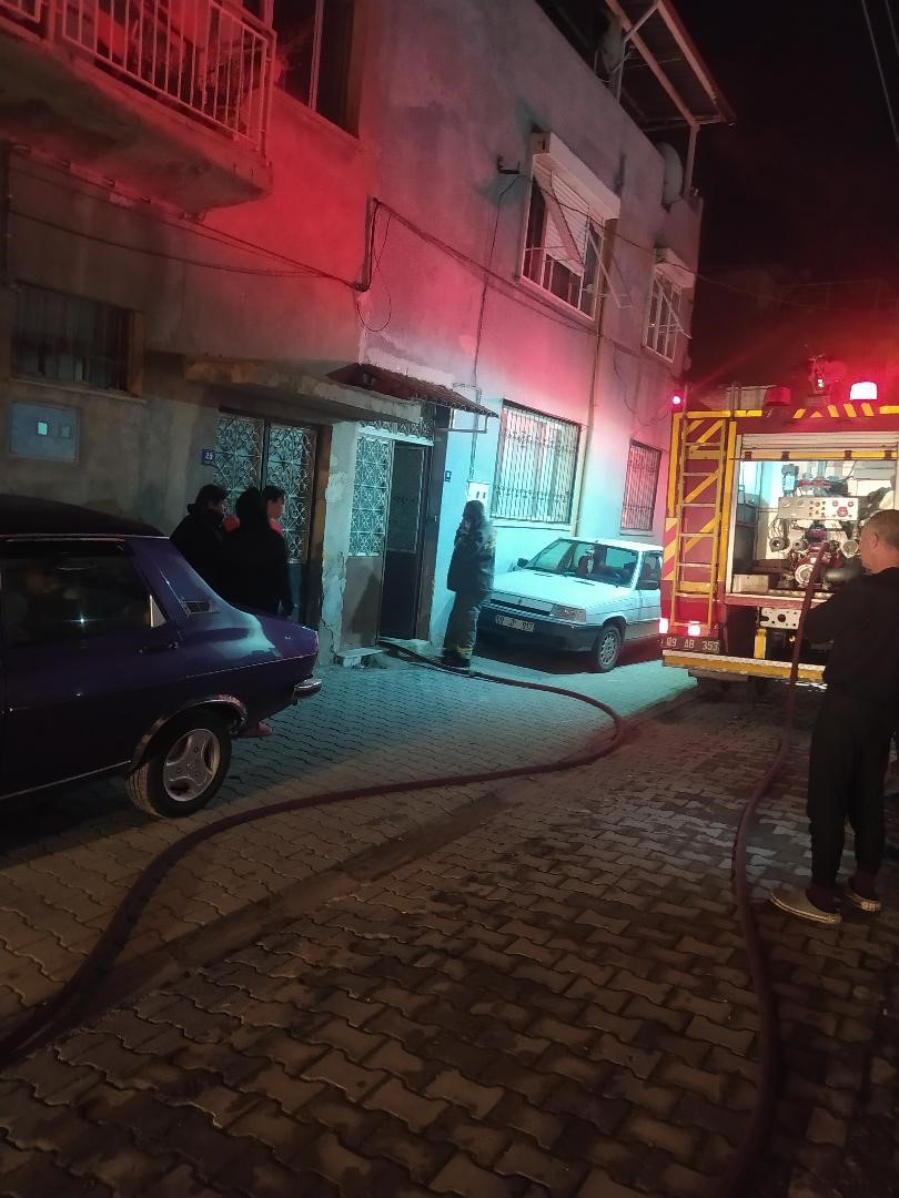 S&ouml;ke&rsquo;de gece yarısı mutfak yangını paniğe neden oldu

