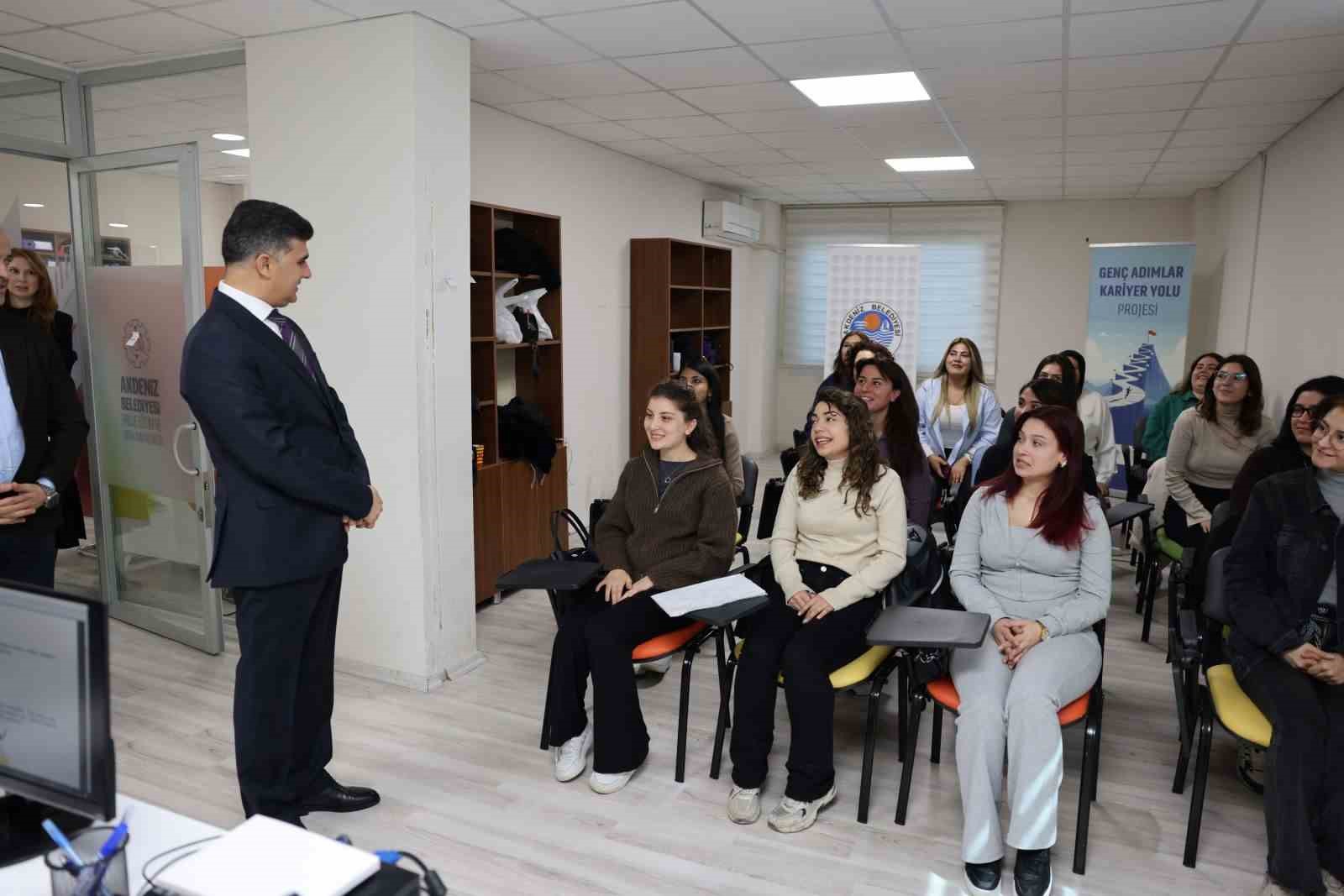 Akdeniz&rsquo;de kadınlara y&ouml;nelik Seyahat ve Konaklama Kursu ilgi g&ouml;r&uuml;yor
