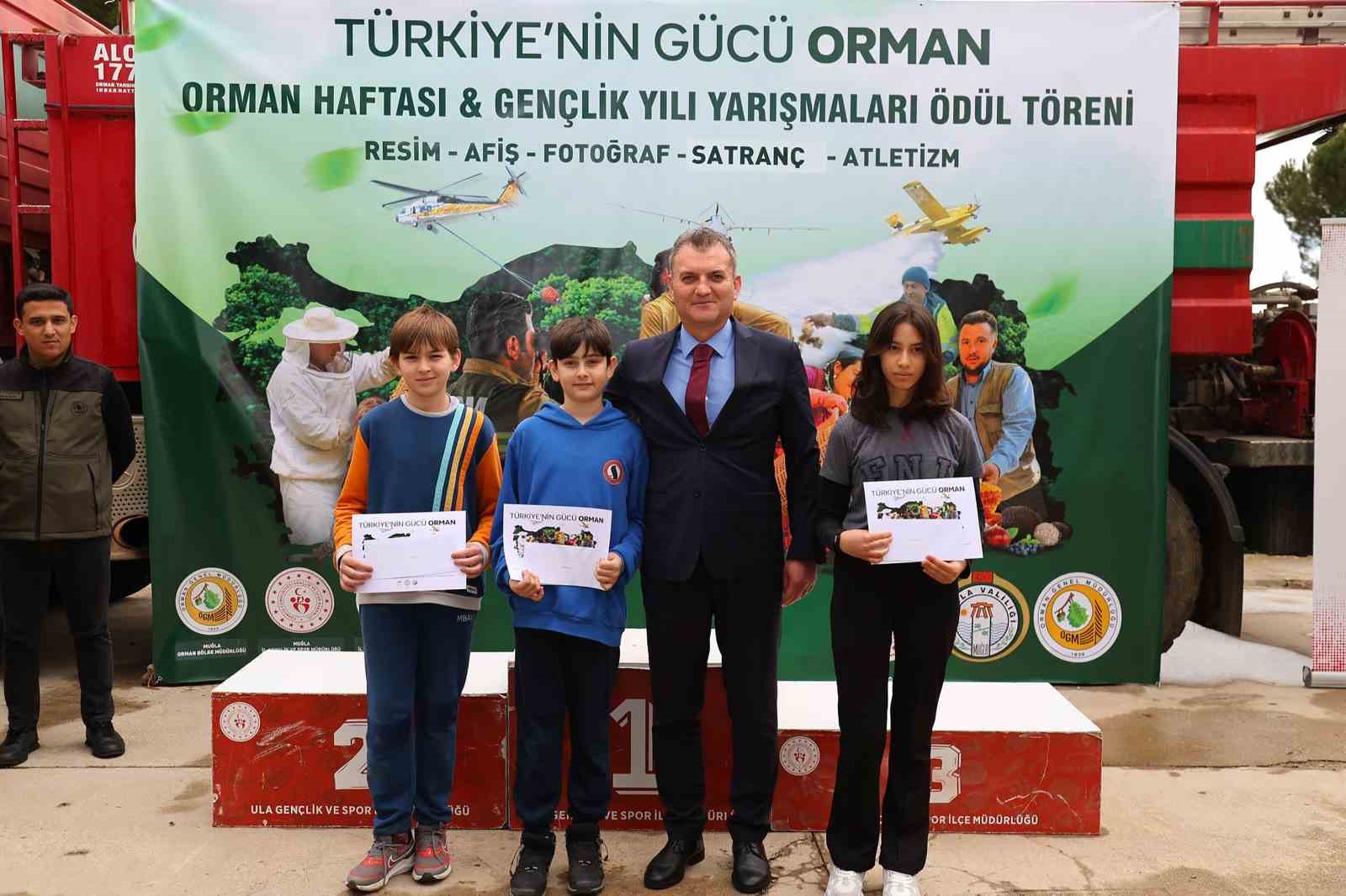 Orman Haftası ve Gen&ccedil;lik Yılı &ouml;d&uuml;lleri verildi
