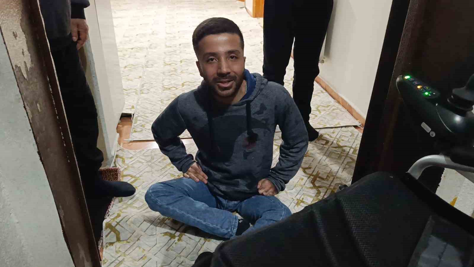 Şanlıurfa&rsquo;daki engelli gence Ankara&rsquo;dan ak&uuml;l&uuml; tekerlekli sandalye s&uuml;rprizi
