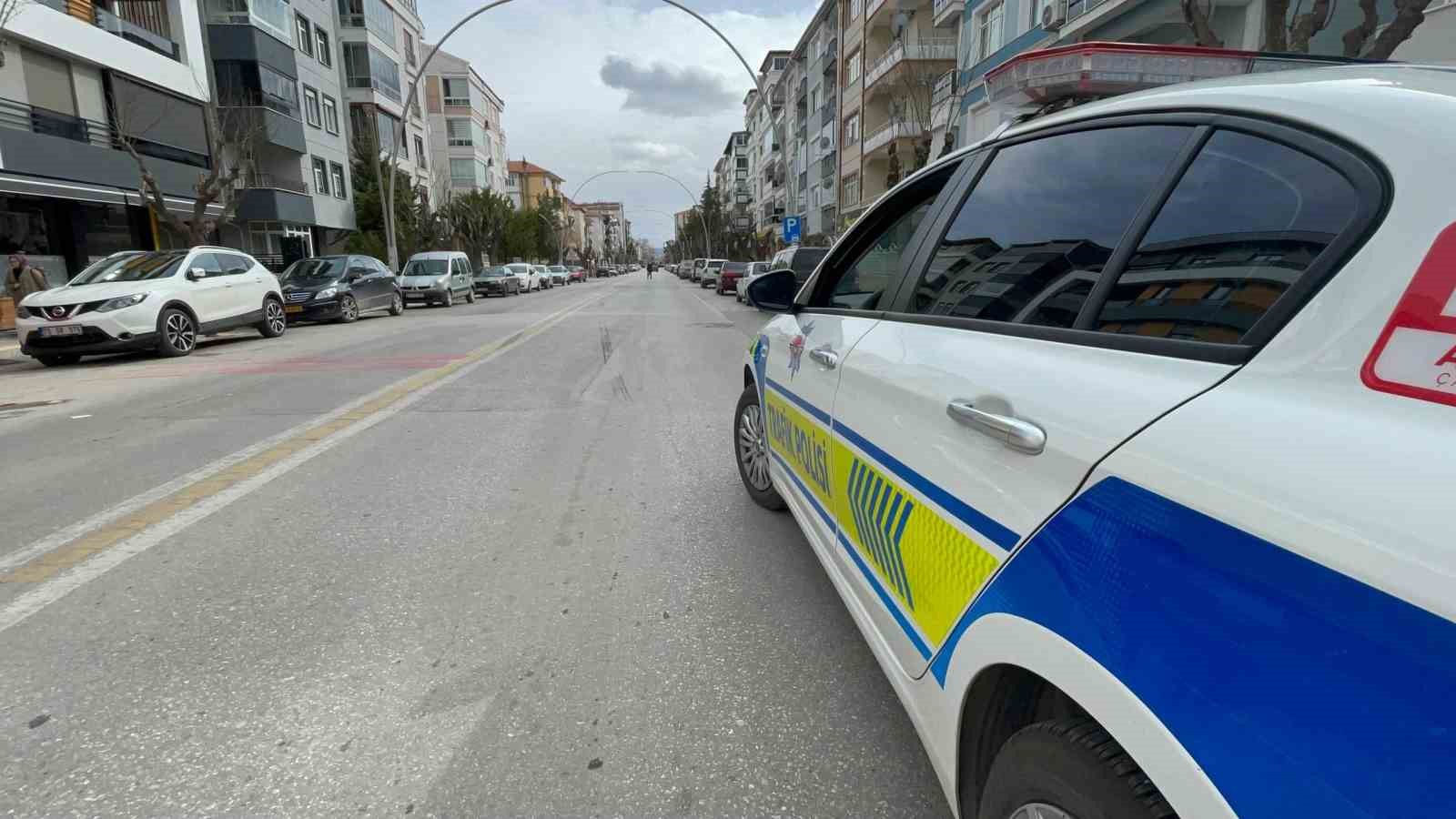 Karaman&rsquo;da kamyonetin &ccedil;arptığı &ccedil;ocuk yaralandı
