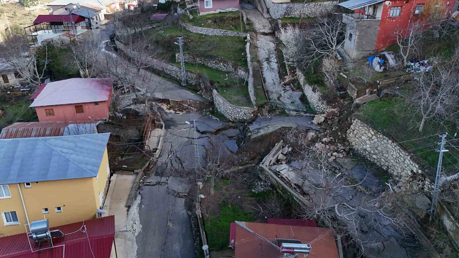 Mersin’deki heyelan bölgesi havadan görüntülendi