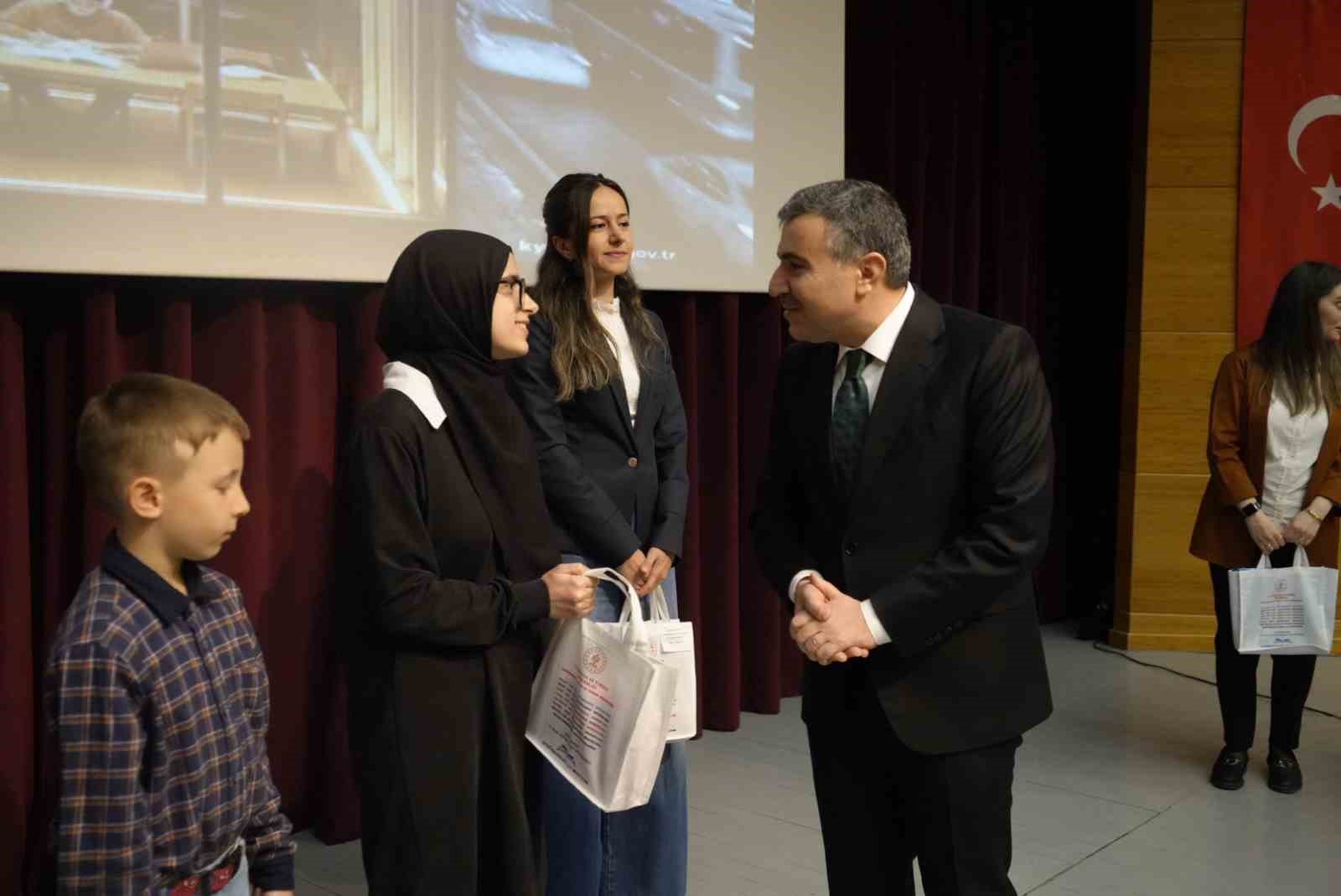 G&uuml;m&uuml;şhane&rsquo;de K&uuml;t&uuml;phane Haftası kutlamaları
