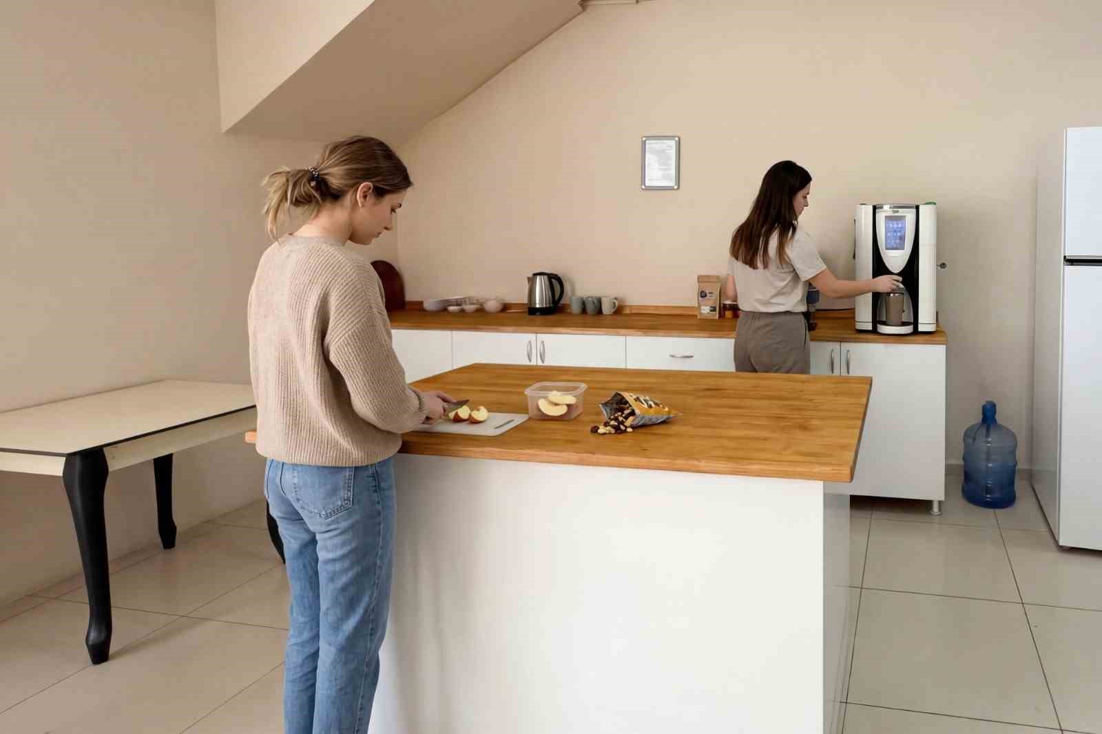 Efeler Belediyesi’nin misafirhanesi bir yılda bini aşkın kadına yuva oldu