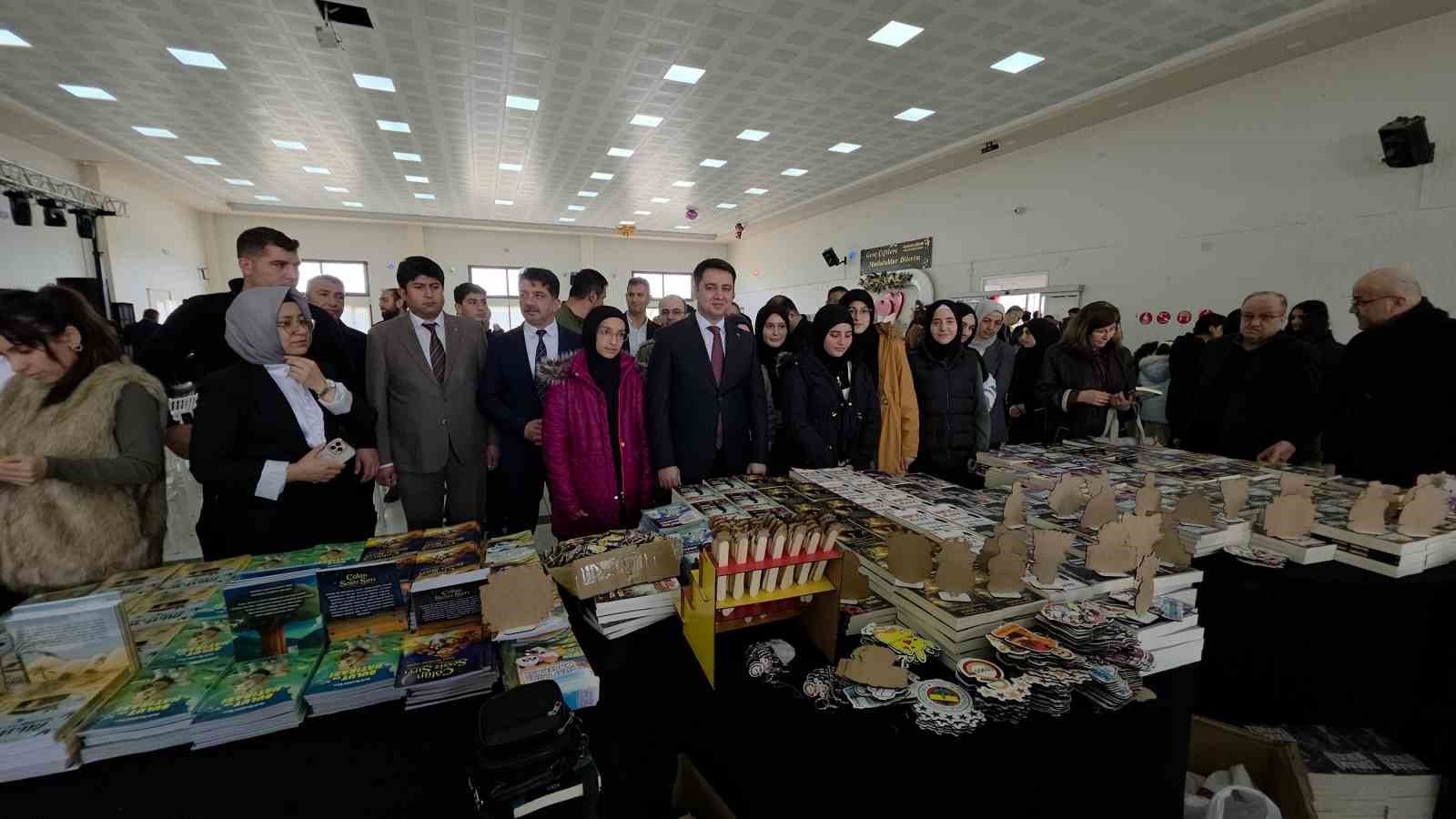 Hassa’da kitap şenliği