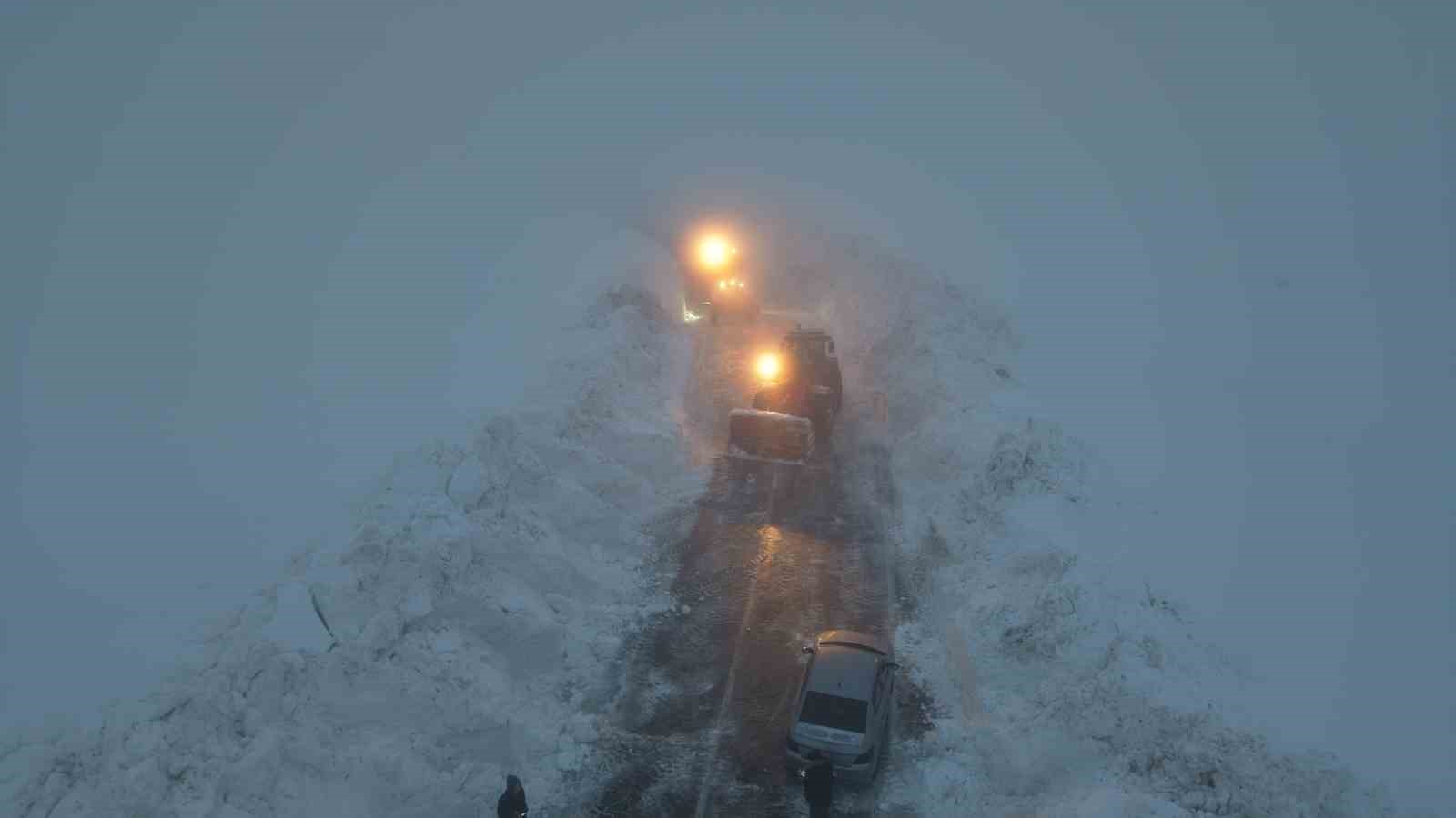 Muş’ta bahar ayında kar ulaşımı olumsuz etkiledi