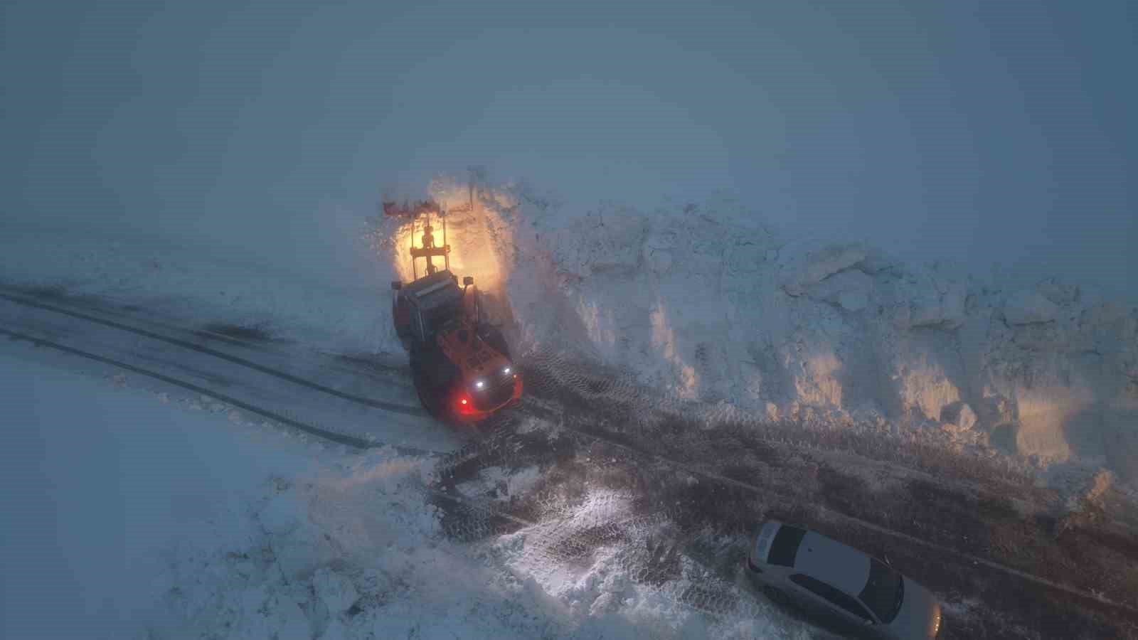 Muş&rsquo;ta bahar ayında kar ulaşımı olumsuz etkiledi
