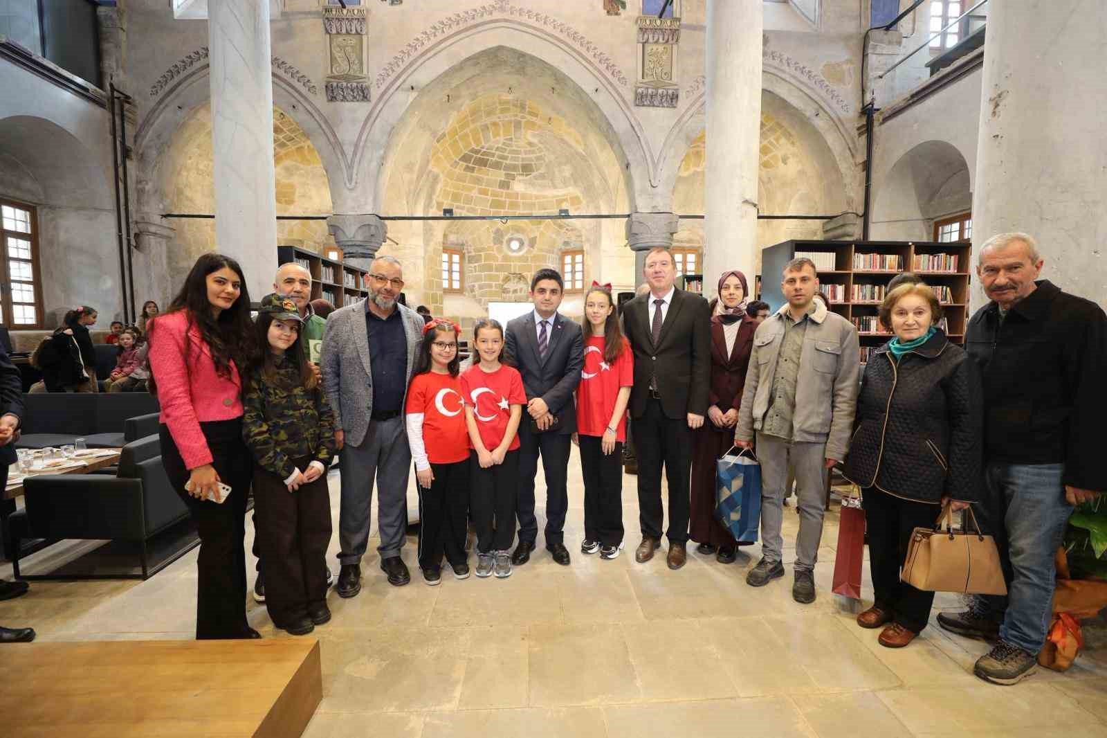 K&uuml;t&uuml;phane Haftası Niğde&rsquo;de d&uuml;zenlenen t&ouml;renle başladı

