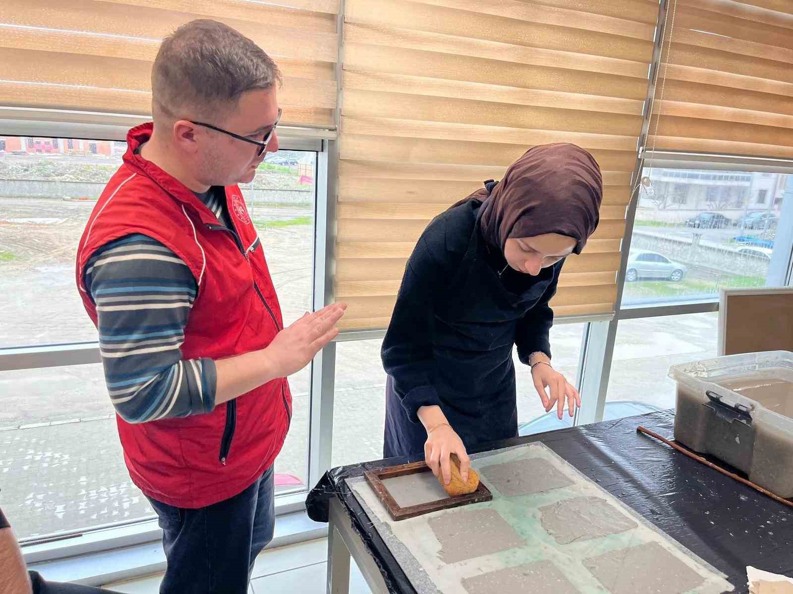 Sıfır atık g&uuml;n&uuml;: sanat ve s&uuml;rd&uuml;r&uuml;lebilirlik buluştu
