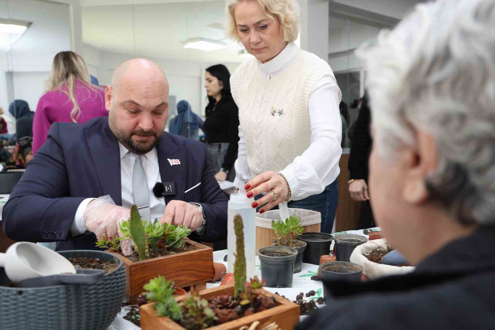 Huzurevi sakinleri hayallerini minyat&uuml;rlere sığdırdı
