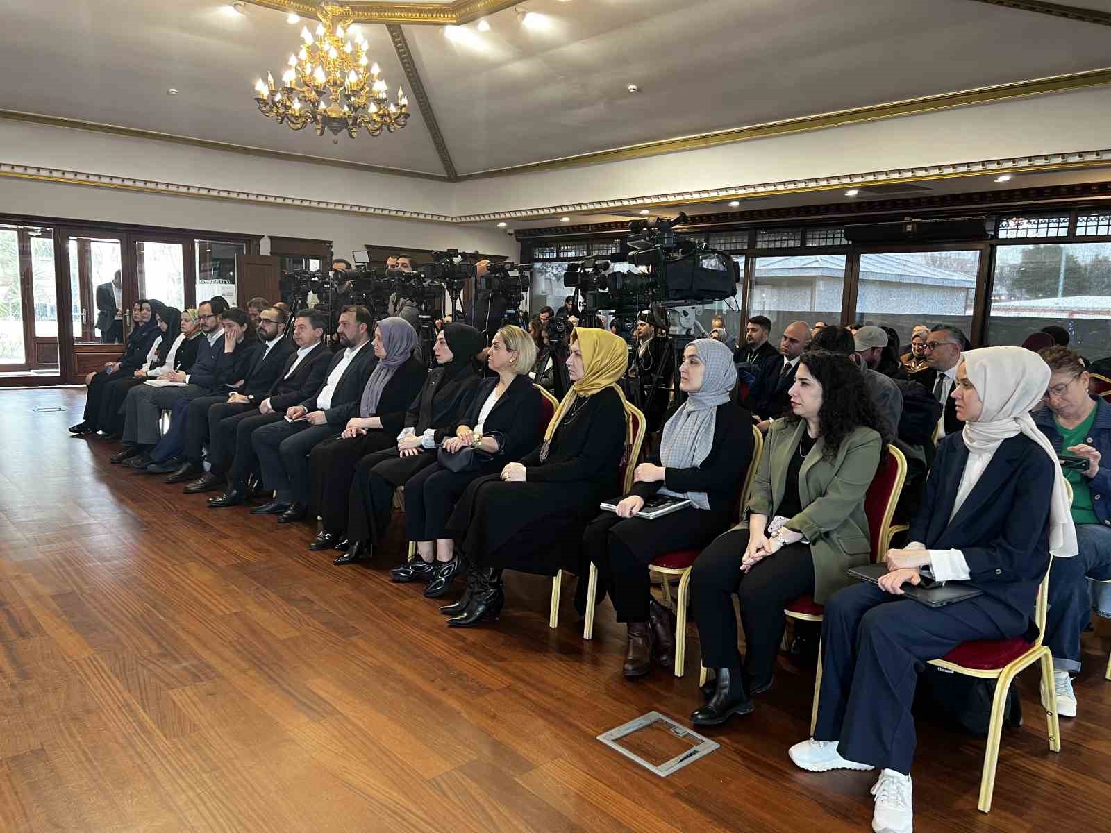 T&uuml;rkiye Yeşilay Cemiyeti Genel Başkanı Din&ccedil;:  "Gen&ccedil;lerimizin y&uuml;zde 12&rsquo;si kumar, bahis ve t&uuml;t&uuml;n reklamlarını pasif olarak izliyor"
