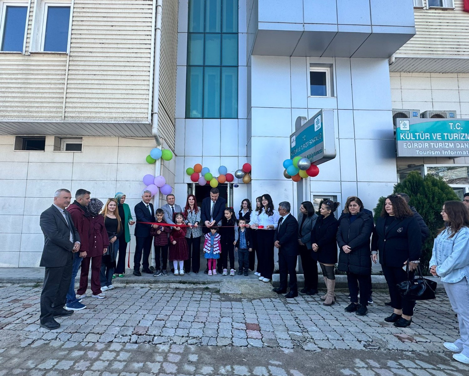 Eğirdir&rsquo;de K&uuml;t&uuml;phaneler Haftası "İyileştiren K&uuml;t&uuml;phaneler" temasıyla kutlandı
