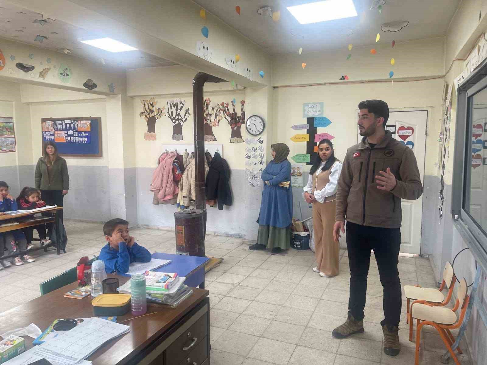 Iğdır&rsquo;da miniklere biyo&ccedil;eşitlilik ve doğa bilinci eğitimi
