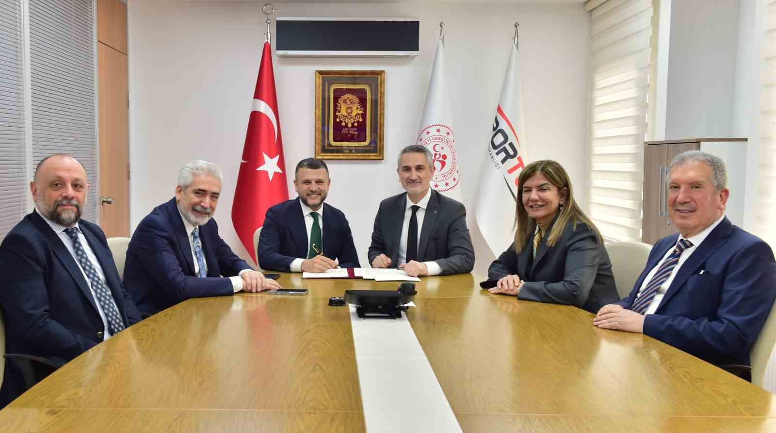 Eğil Belediyesi ile Spor Toto Teşkilatı arasında ’Yüzme Havuzu Yapımı’na ilişkin iş birliği protokolü imzalandı