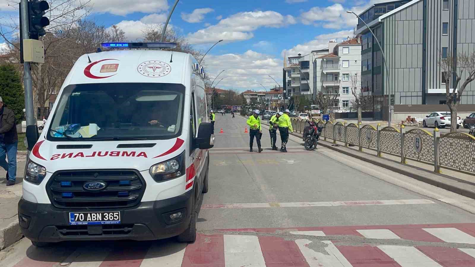 Cipe arkadan çarpan motosikletli genç yaralandı