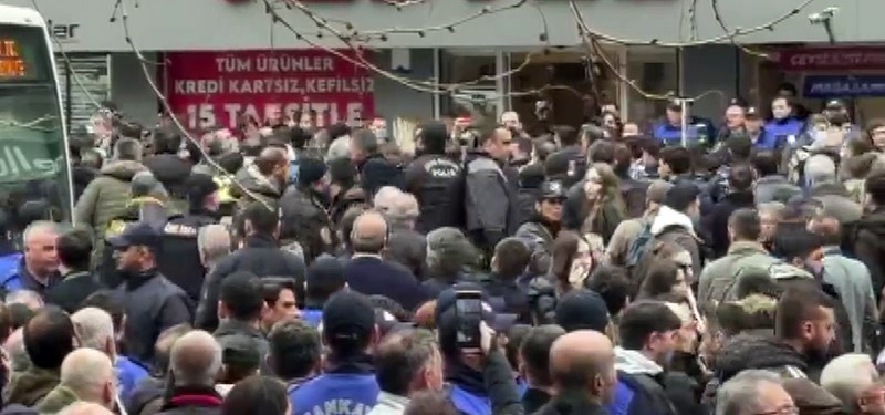 Çankaya Belediye Başkanı Güner’in açıklaması sırasında gerginlik