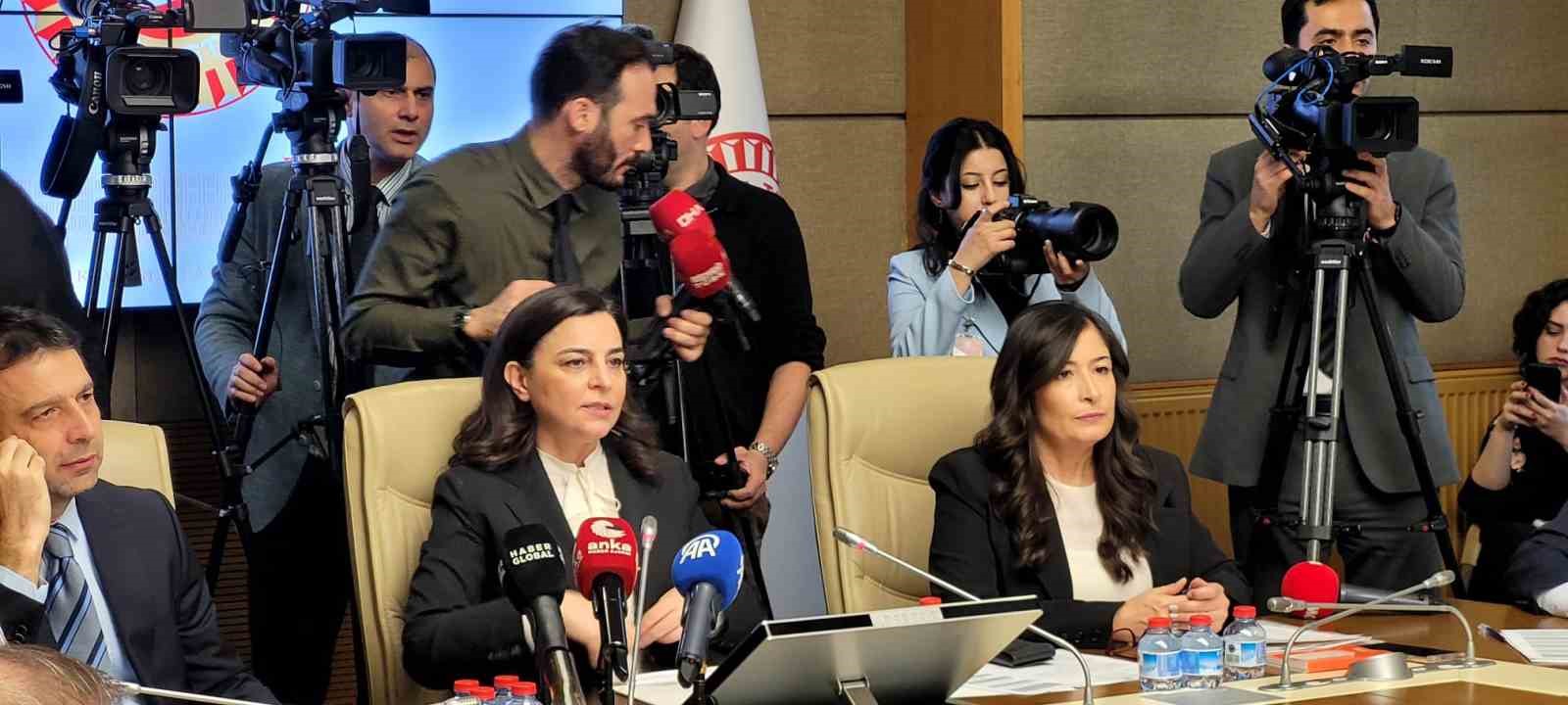 TBMM Su&ccedil;a S&uuml;r&uuml;klenen &Ccedil;ocuklara İlişkin Araştırma Komisyonu mağdur aileleri dinledi
