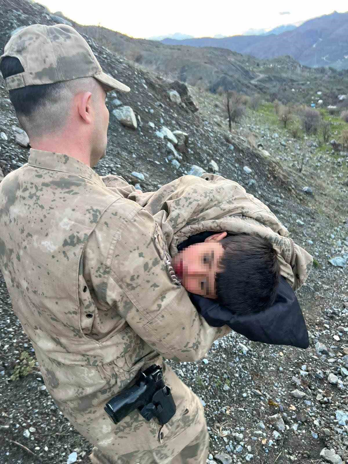 Siirt&rsquo;te 3 yaşındaki kayıp &ccedil;ocuk sağ bulundu
