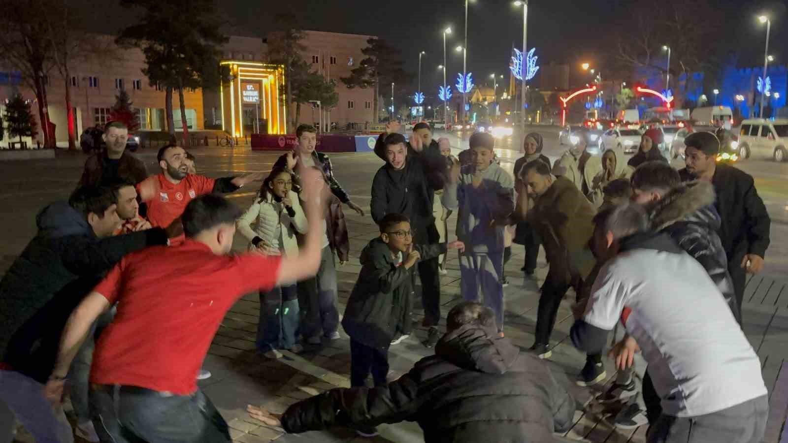 Kayseri&rsquo;de milli sevin&ccedil;
