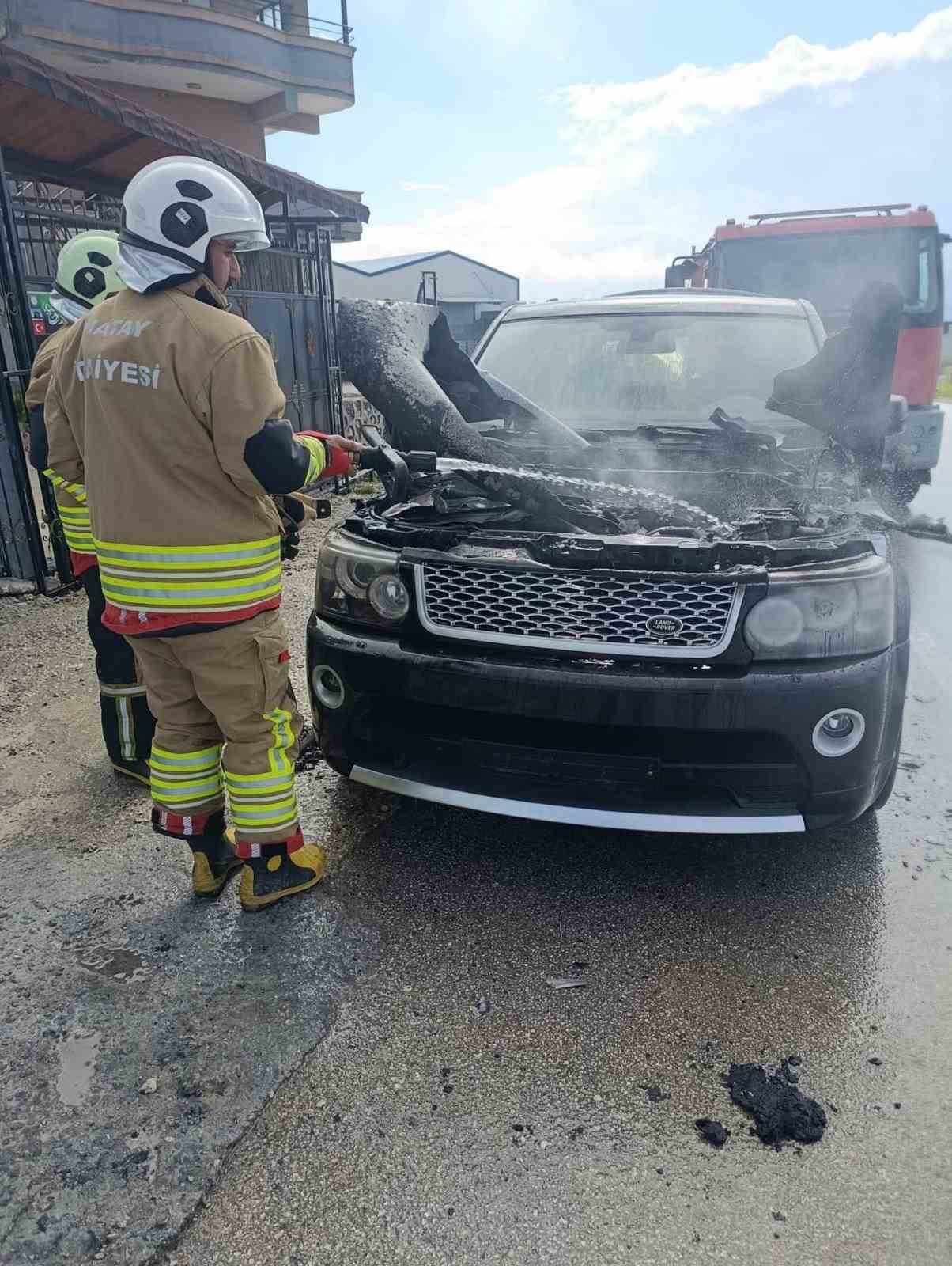 Altın&ouml;z&uuml;&rsquo;de  cipin motoru alevlere teslim oldu
