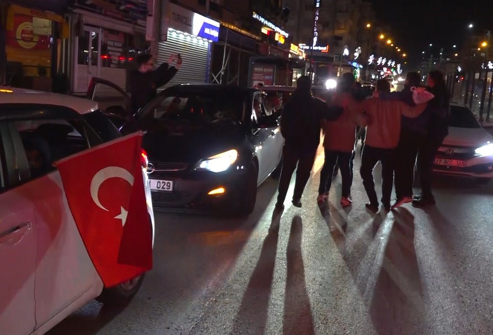 Türkiye’nin Dünya Kupası’na katılması Gaziantep’te coşkuyla kutlandı