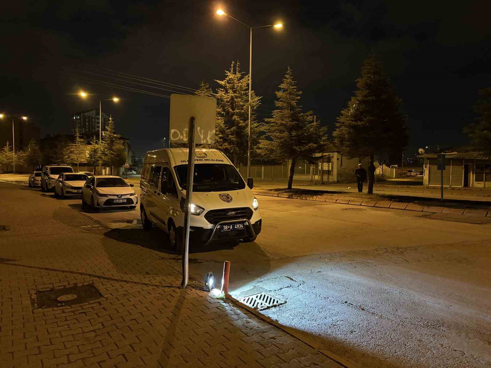 Bı&ccedil;aklı kavgada ağabey-kardeş yaralandı: 2 yaralı
